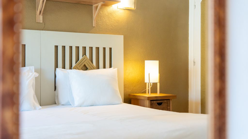 Bright & Spacious 2BR W/Balcony in Vale do Lobo by LovelyStay