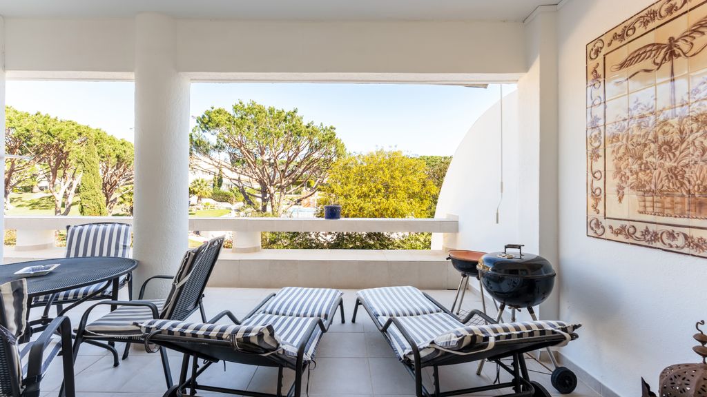 Bright & Spacious 2BR W/Balcony in Vale do Lobo by LovelyStay