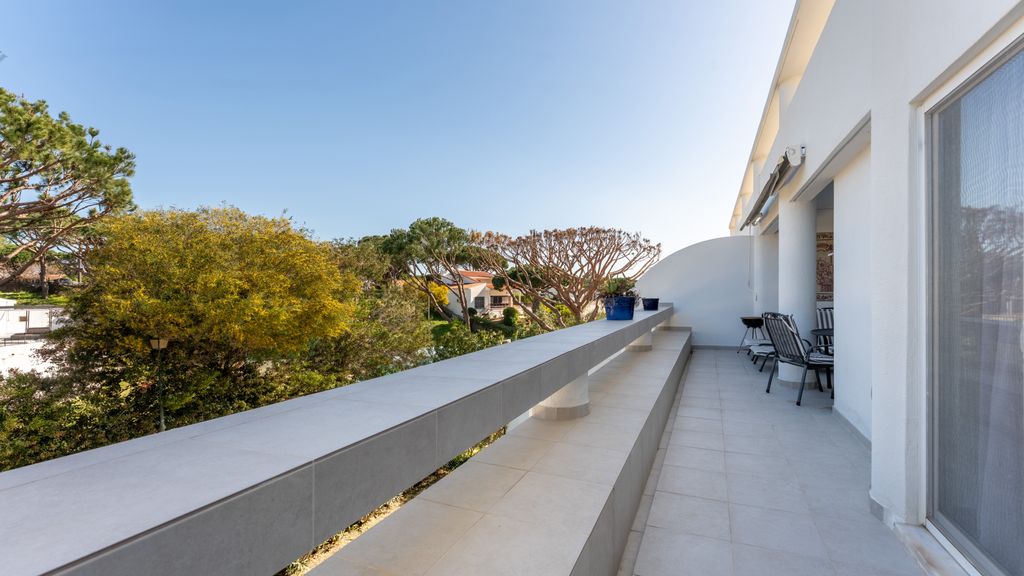 Bright & Spacious 2BR W/Balcony in Vale do Lobo by LovelyStay