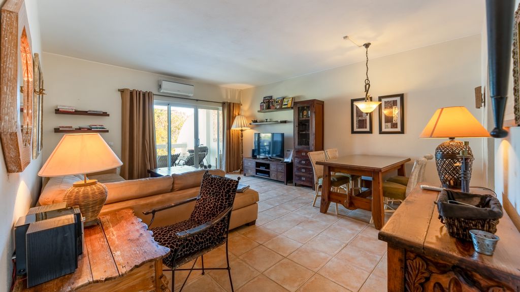 Bright & Spacious 2BR W/Balcony in Vale do Lobo by LovelyStay