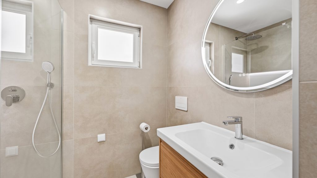 Bright & Spacious 2BR W/Balcony in Vale do Lobo by LovelyStay