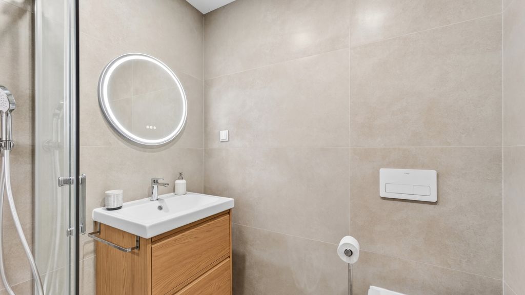 Bright & Spacious 2BR W/Balcony in Vale do Lobo by LovelyStay