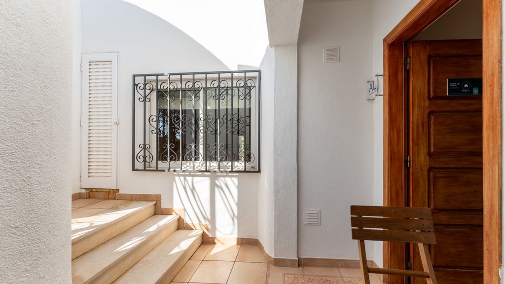 Bright & Spacious 2BR W/Balcony in Vale do Lobo by LovelyStay