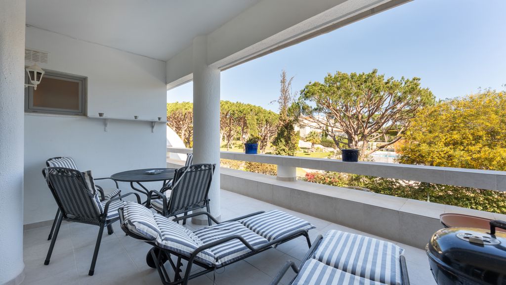Bright & Spacious 2BR W/Balcony in Vale do Lobo by LovelyStay