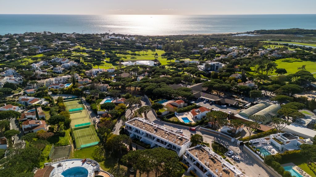 Bright & Spacious 2BR W/Balcony in Vale do Lobo by LovelyStay