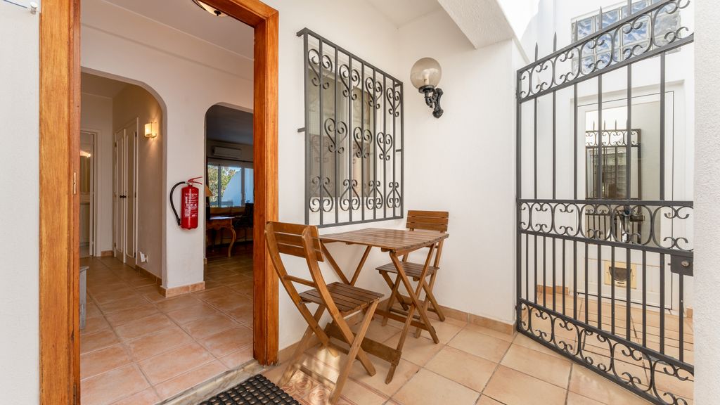 Bright & Spacious 2BR W/Balcony in Vale do Lobo by LovelyStay