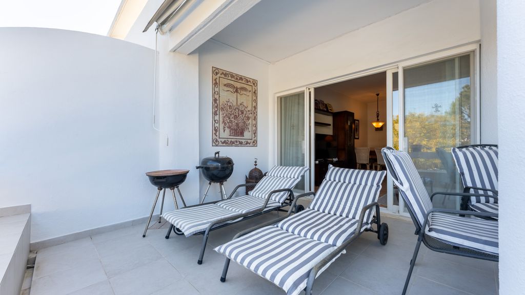 Bright & Spacious 2BR W/Balcony in Vale do Lobo by LovelyStay