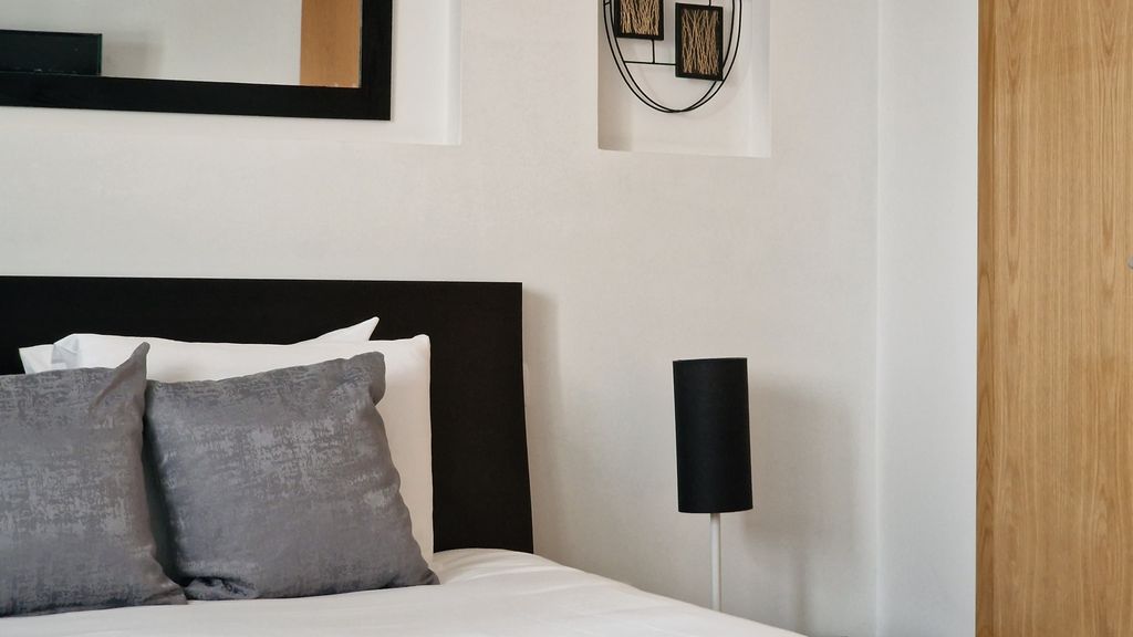 Azenha Apartment by LovelyStay
