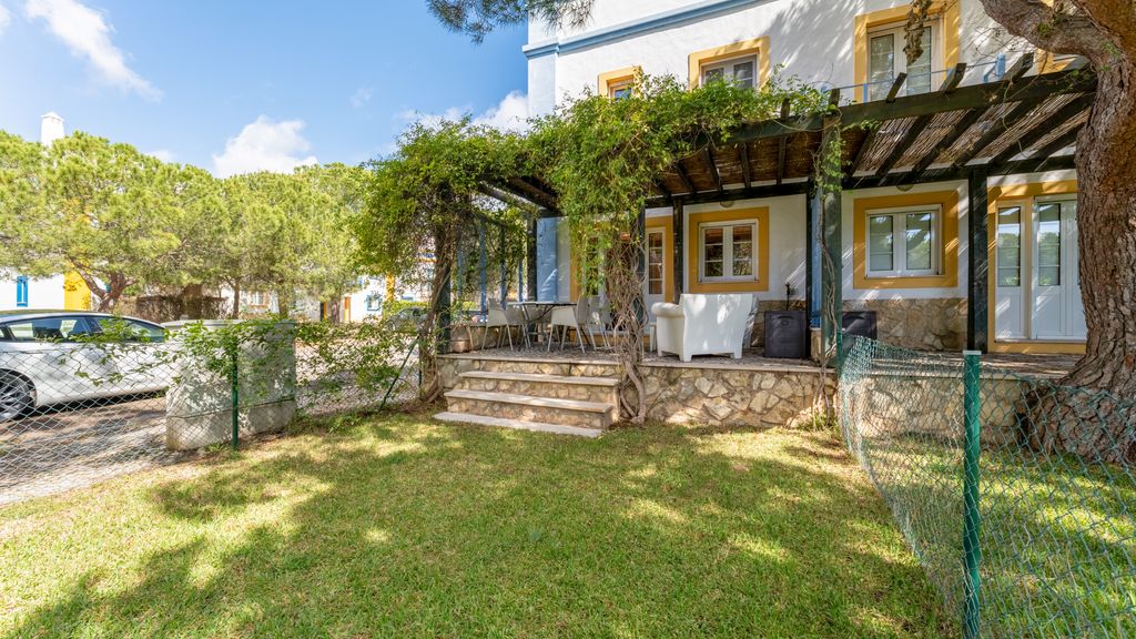 2 BDR House W/Terrace in Praia Verde by LovelyStay