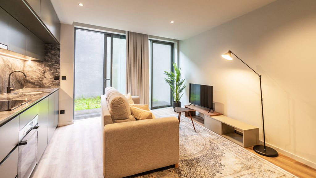 RUAH F - Fantastic Flat by LovelyStay