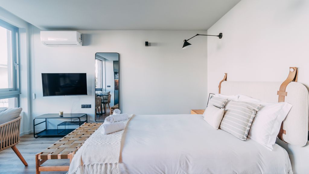 RUAH V - Vibrant Studio by LovelyStay