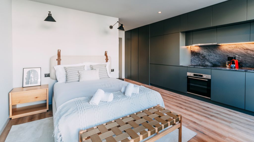 RUAH V - Vibrant Studio by LovelyStay