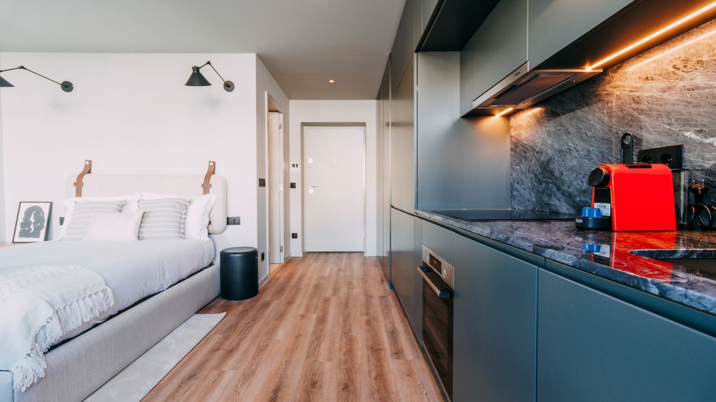 RUAH V - Vibrant Studio by LovelyStay
