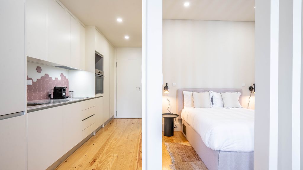 Formosa Studio w/ Balcony by LovelyStay