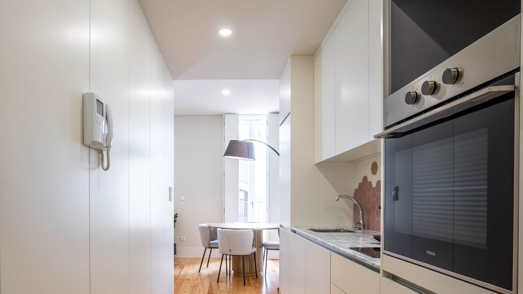 Formosa Studio w/ Balcony by LovelyStay