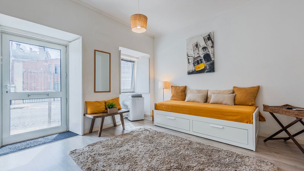 1BDR Cozy Flat in Heart of Lisbon by LovelyStay