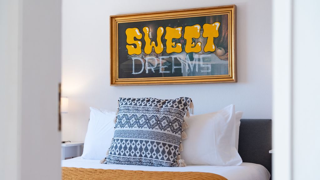 Sweet 1 BDR Apartment W/ Balcony by LovelyStay