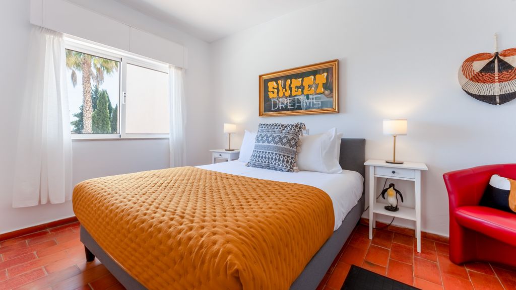 Sweet 1 BDR Apartment W/ Balcony by LovelyStay