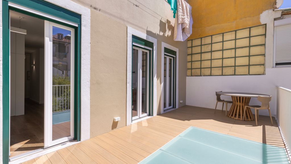 Lisbon Hidden Oasis With Pool by LovelyStay
