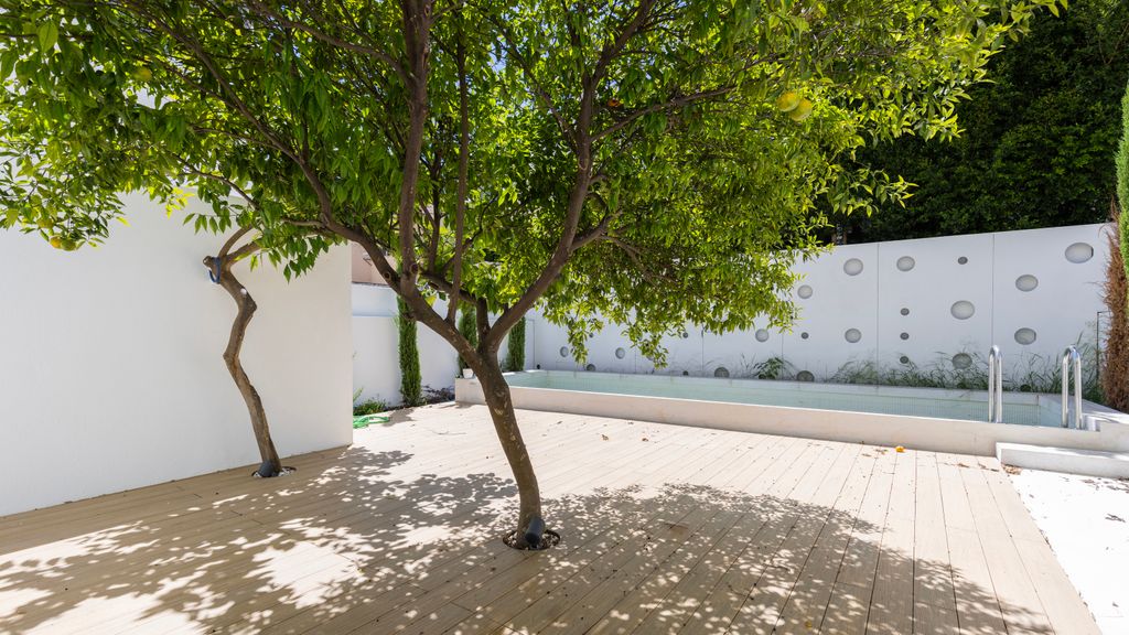 Lisbon Hidden Oasis With Pool by LovelyStay