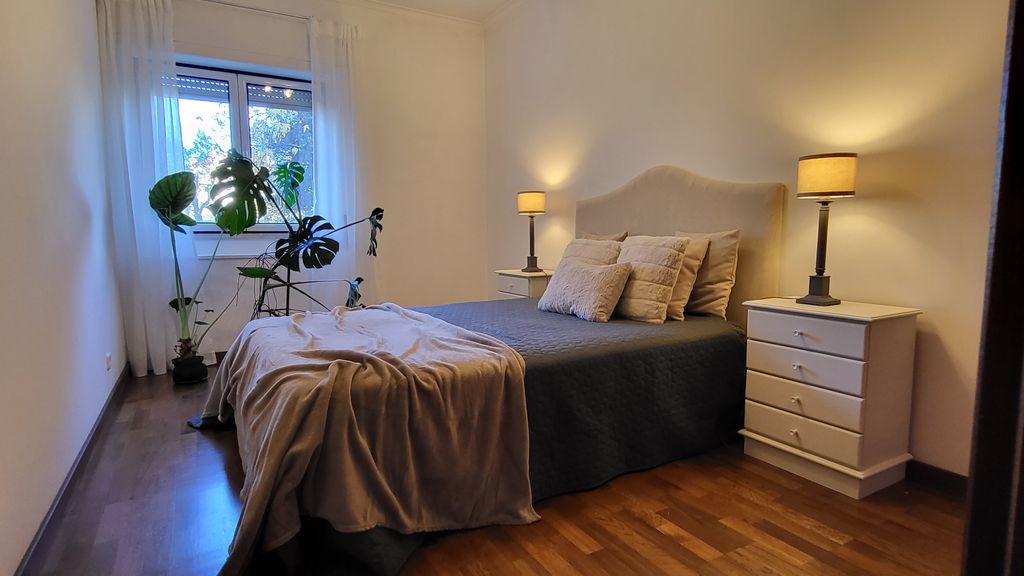 Furnished 2BDR Flat in Telheiras by LovelyStay