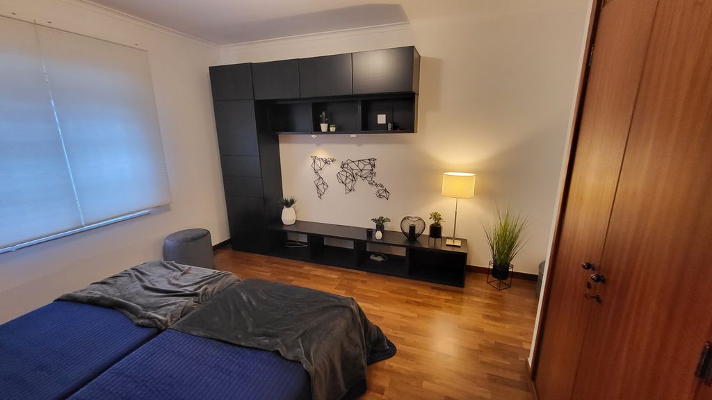 Furnished 2BDR Flat in Telheiras by LovelyStay