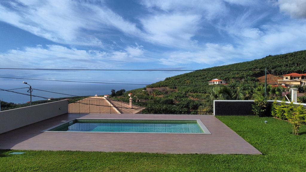 Allure Alannas Villa by LovelyStay
