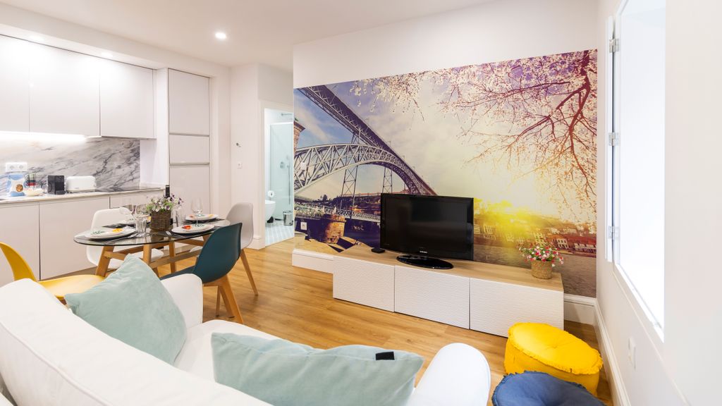 Porto River Flat w/ Patio by LovelyStay