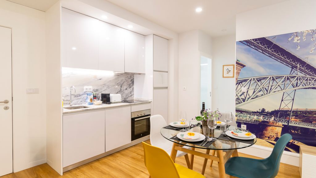Porto River Flat w/ Patio by LovelyStay