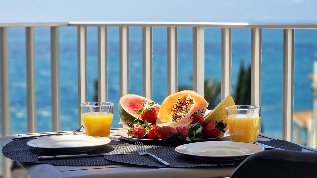Ponta Beachside by LovelyStay