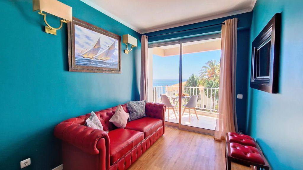 Ponta Beachside by LovelyStay