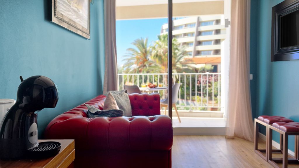 Ponta Beachside by LovelyStay