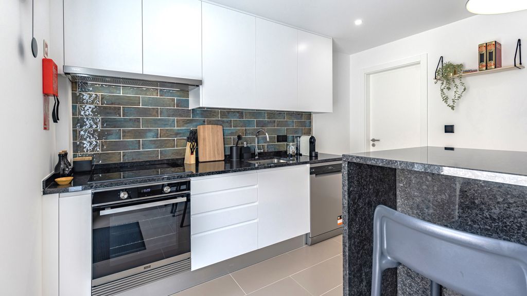Amazing 3BDR Duplex in Lisbon by LovelyStay