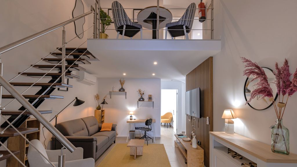 Amazing 3BDR Duplex in Lisbon by LovelyStay