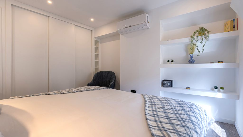 Amazing 3BDR Duplex in Lisbon by LovelyStay