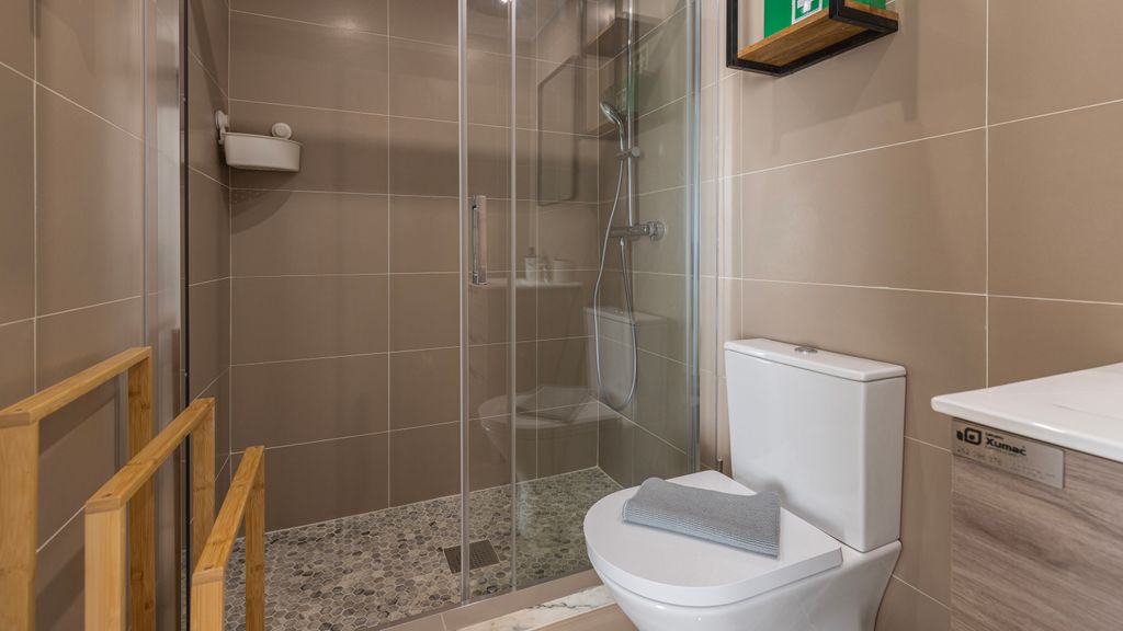 Amazing 3BDR Duplex in Lisbon by LovelyStay