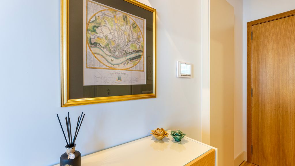 Stylish Poveiros Flat w/ Balcony by LovelyStay