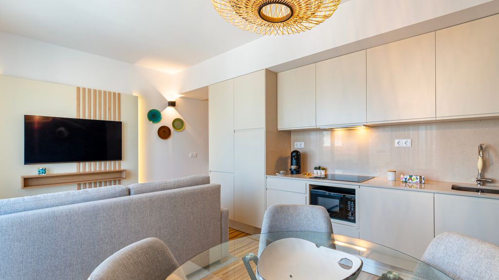 Stylish Poveiros Flat w/ Balcony by LovelyStay