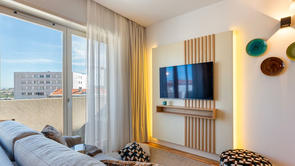 Stylish Poveiros Flat w/ Balcony by LovelyStay