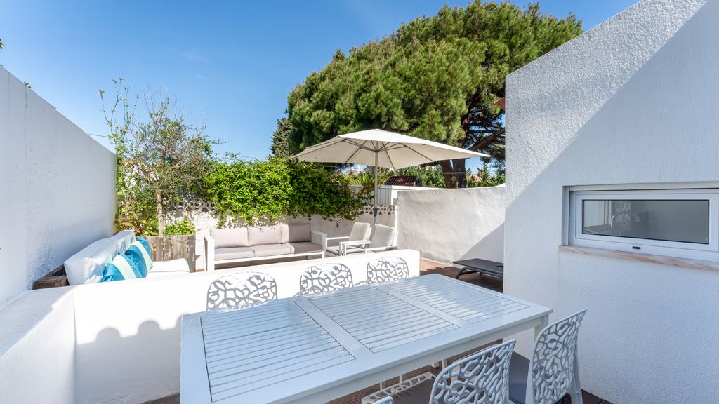 Relaxing Beach House in Alfamar by LovelyStay