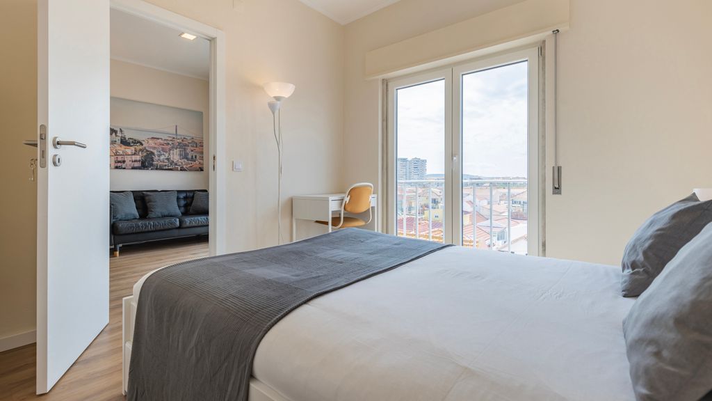 Coastal Comfort - 5min from Beach by LovelyStay