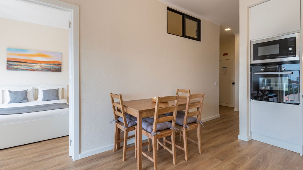 Coastal Comfort - 5min from Beach by LovelyStay