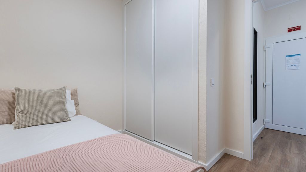 Coastal Comfort - 5min from Beach by LovelyStay