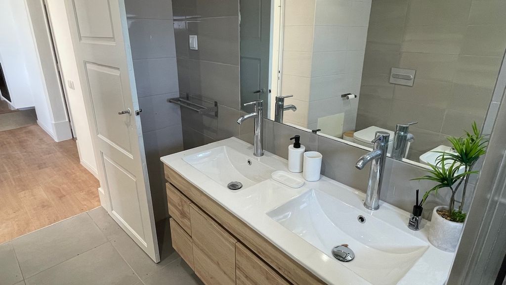 Renovated 3 BDR Duplex With Balcony by LovelyStay