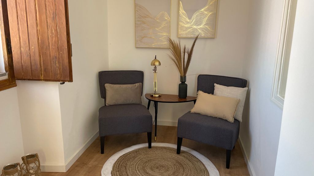 Renovated 3 BDR Duplex With Balcony by LovelyStay