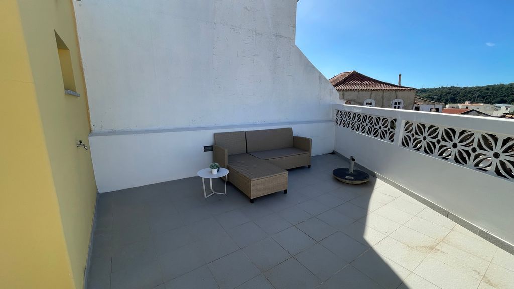 Renovated 3 BDR Duplex With Balcony by LovelyStay
