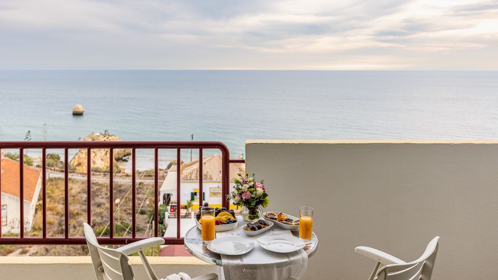 Beachfront 1 BDR Apartment With Pool by LovelyStay