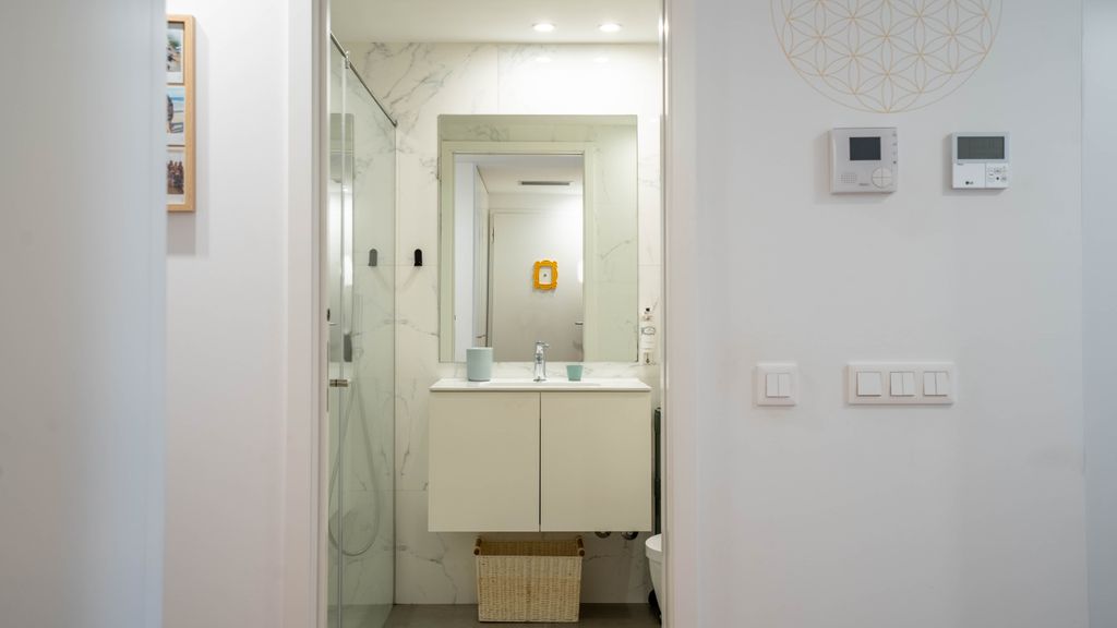 Serene and Central Apartment by LovelyStay