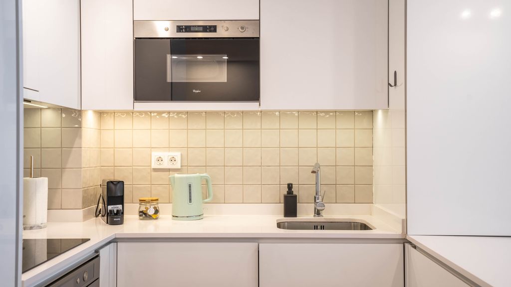 Serene and Central Apartment by LovelyStay