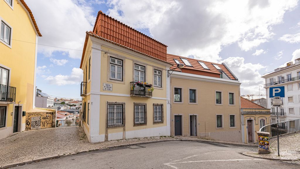Classy 2BDR House W/Balcony by LovelyStay